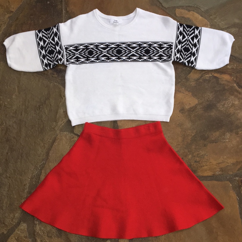 Sweater with Mid-Length Sleeves